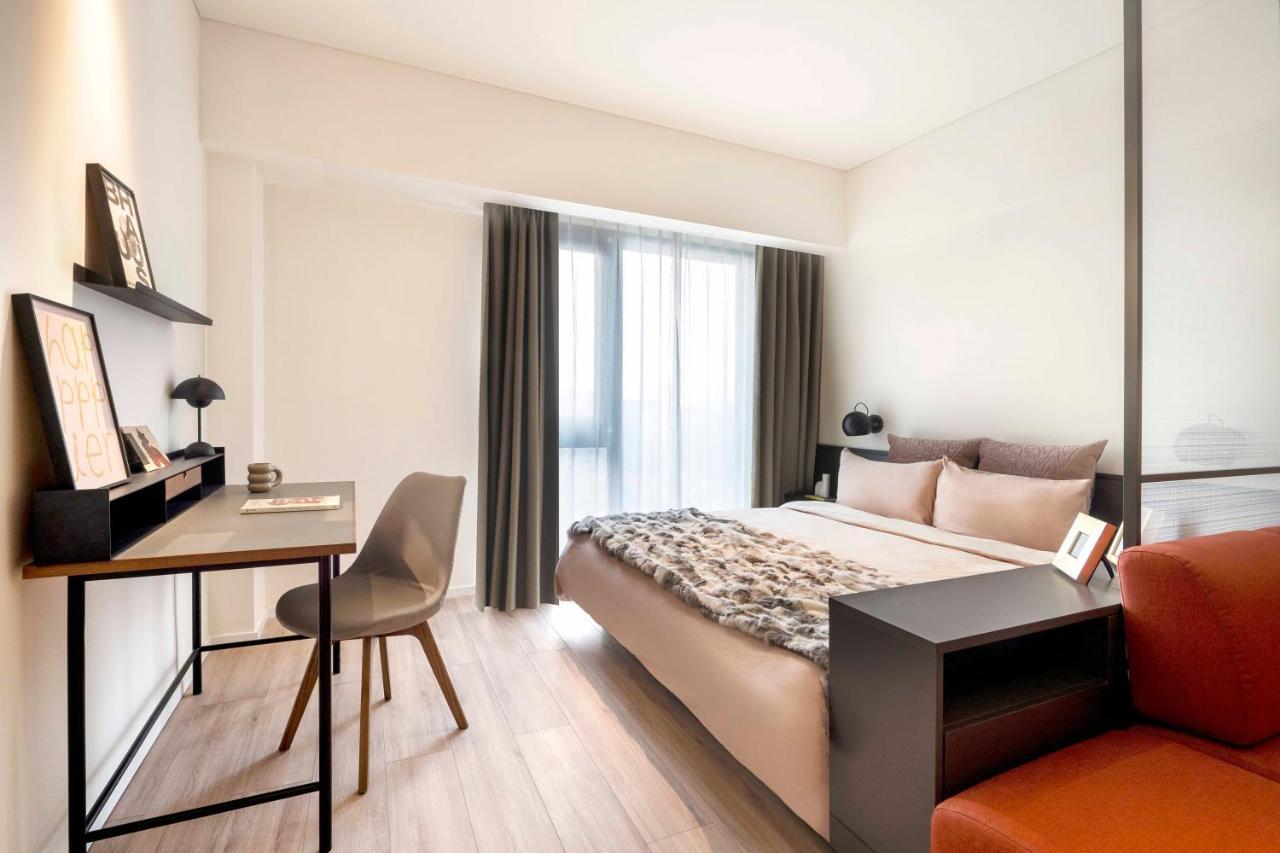 Base-Beijing Wangfujing Serviced Apartment- In Hutong &Bike Rental &Close To Forbidden City, Tian'Anmen Square &Subway Nearby &Free Coffee &Washing Machine,Kitchen &Restaurant Discount &English Speaking &High Speed Free Wifi 외부 사진 Bedroom