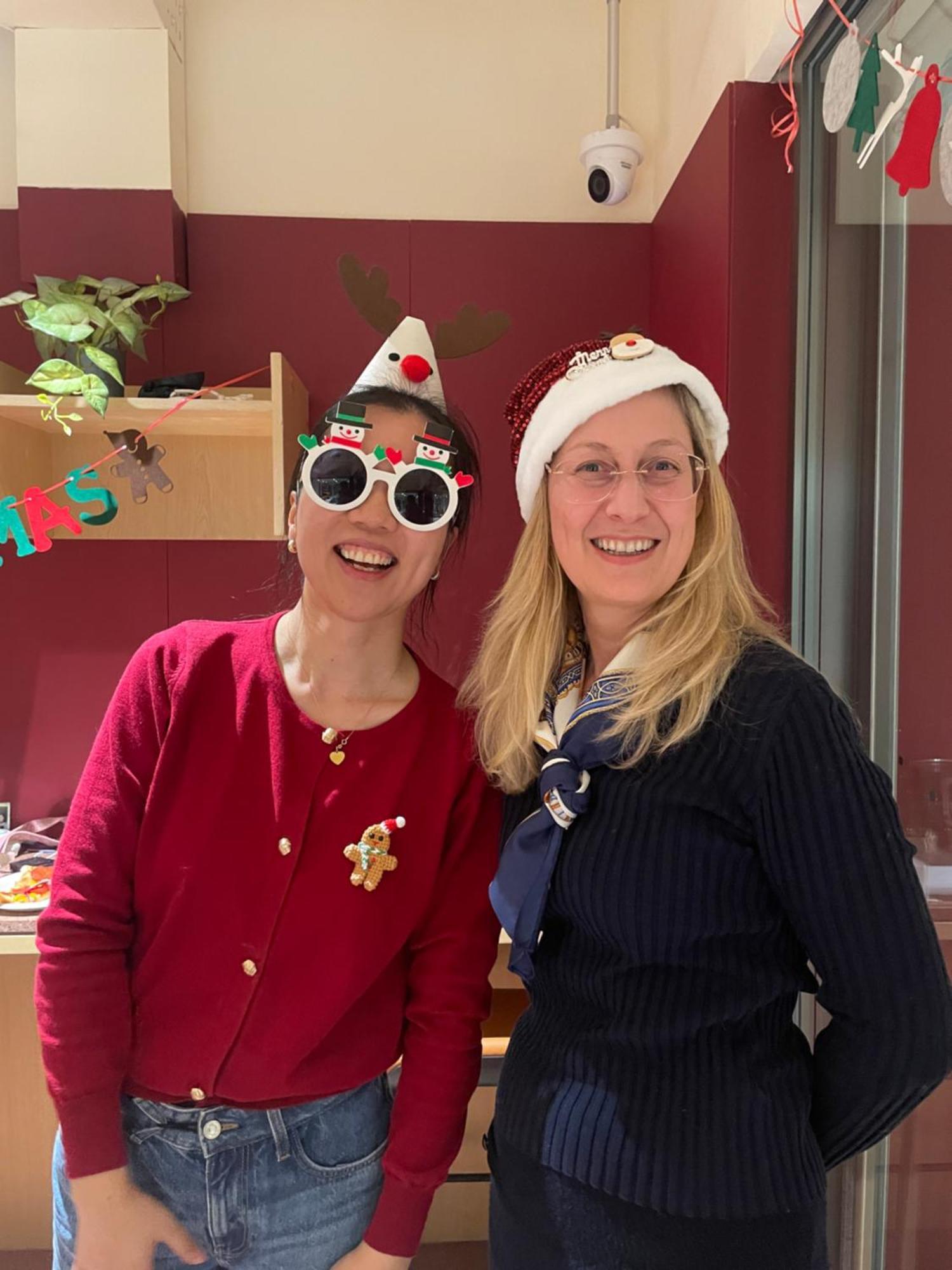 Base-Beijing Wangfujing Serviced Apartment- In Hutong &Bike Rental &Close To Forbidden City, Tian'Anmen Square &Subway Nearby &Free Coffee &Washing Machine,Kitchen &Restaurant Discount &English Speaking &High Speed Free Wifi 외부 사진 The 2019 winners of the prize, Anna-Lena Kraas and Sarah Teichmann