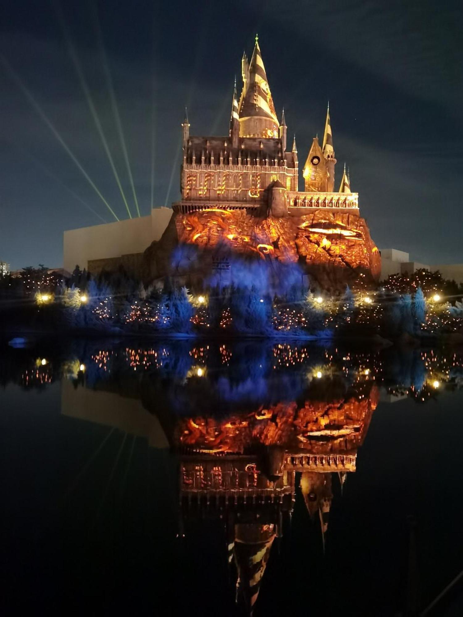 Base-Beijing Wangfujing Serviced Apartment- In Hutong &Bike Rental &Close To Forbidden City, Tian'Anmen Square &Subway Nearby &Free Coffee &Washing Machine,Kitchen &Restaurant Discount &English Speaking &High Speed Free Wifi 외부 사진 The show at Disneyland